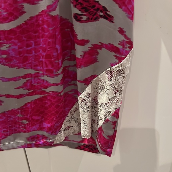 Pretty satin T-shirt by collective concepts - Picture 2 of 6